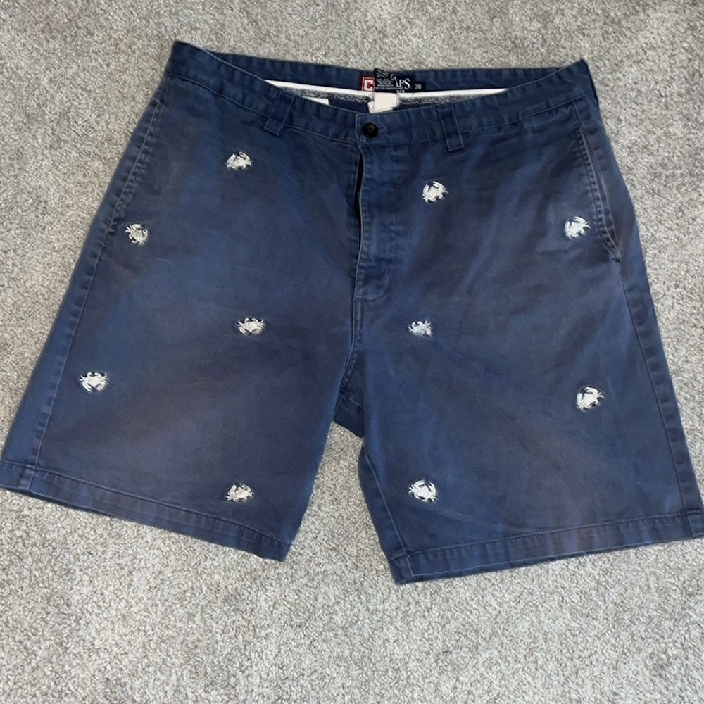 Faded blue worn Embroidered crab seaside boat fishing summer Flat shorts 36/38